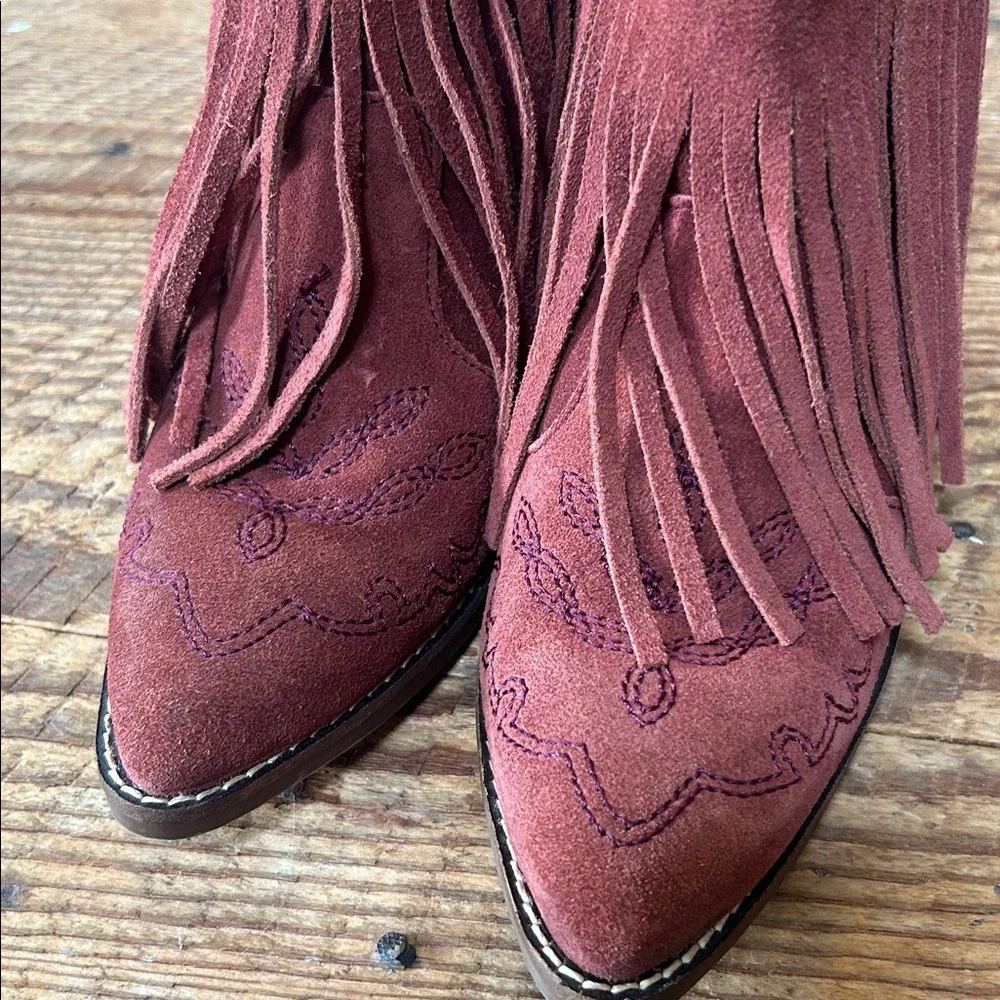 dingo stylish cranberry